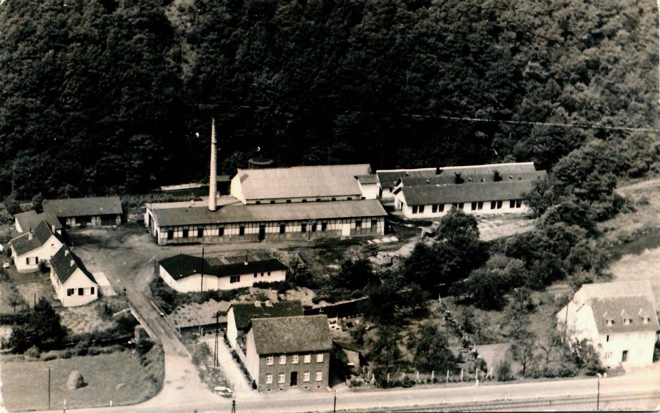 Gründung der Pappenfabrik Nierfeld